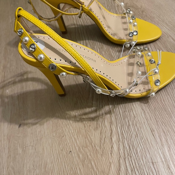 Yellow, pearl heels/sandals with clear strap. - Picture 2 of 4